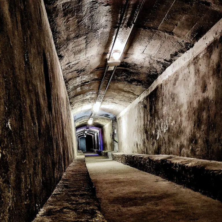 Túneis do Refúgio da Guerra Civil Espanhola em Almeria.
